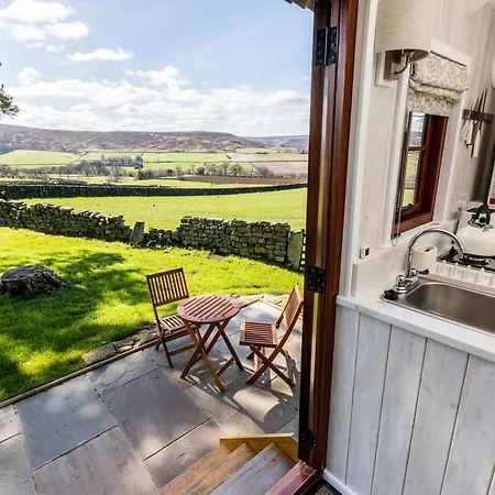 Letaway - Barn Owl Hut Nr Castleton North Yorkshire * Westerdale